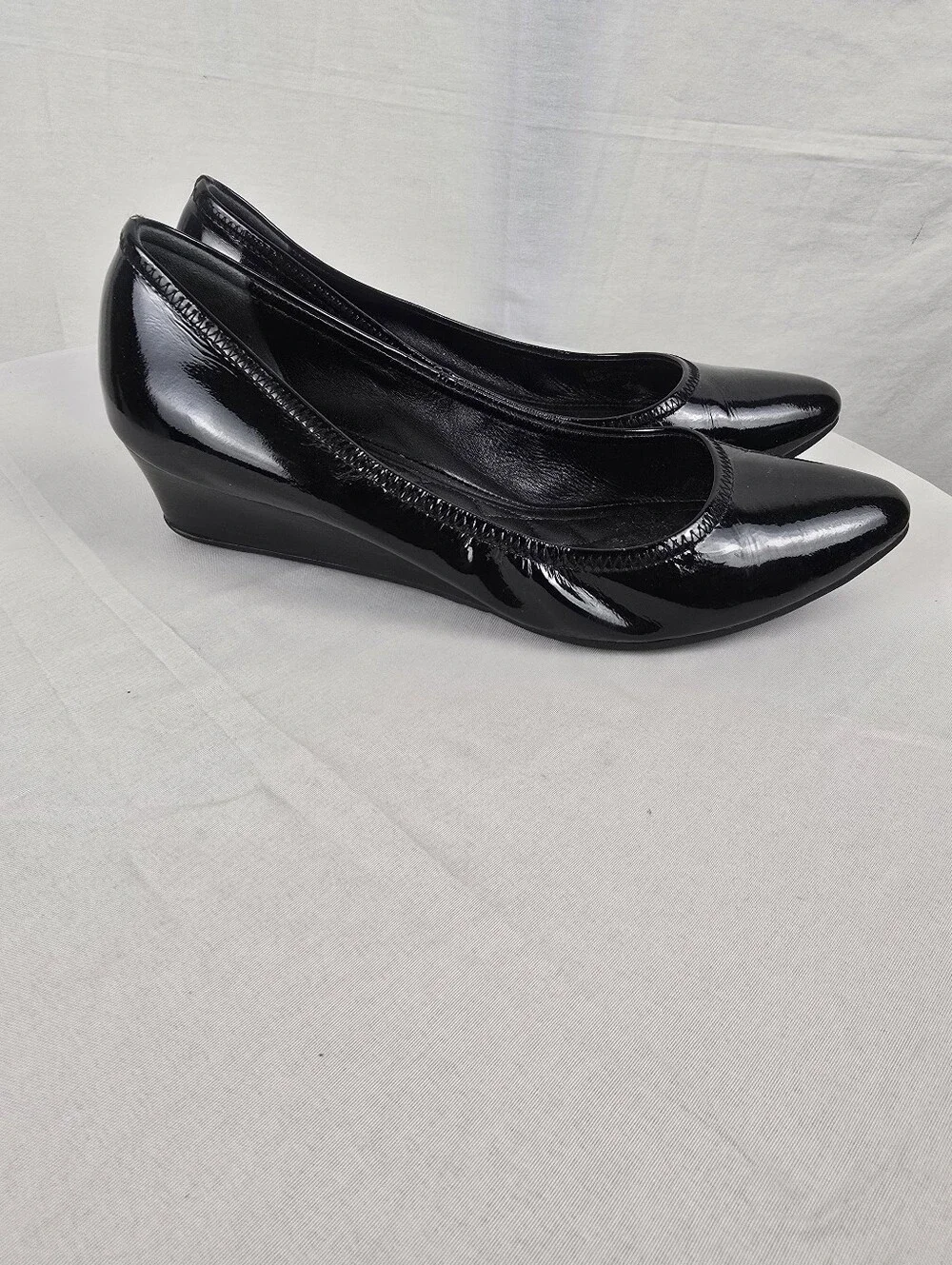 Cole Haan Tali Luxe Black Patent Leather Pointed Toe Wedge Kitten Heel Sz 7.5B